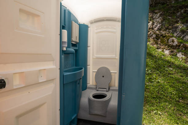 Types of Portable Toilets We Offer in Lennox, CA