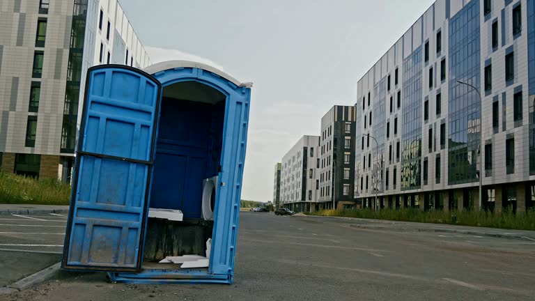 Best VIP or Luxury Restroom Trailers  in Lennox, CA